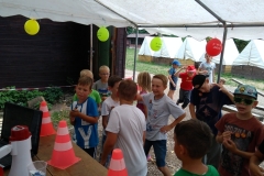 083